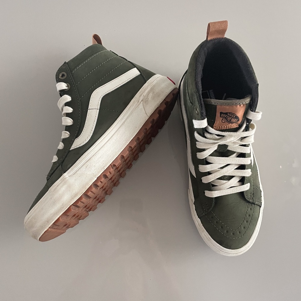 Gently used Vans SK8-Hi® MTE-1 Grape Leaf/Nubuck W9/7.5M